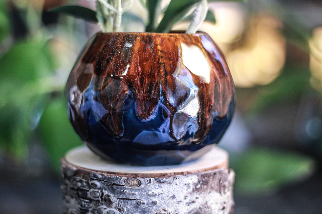 18-D Molten Crystal Planter