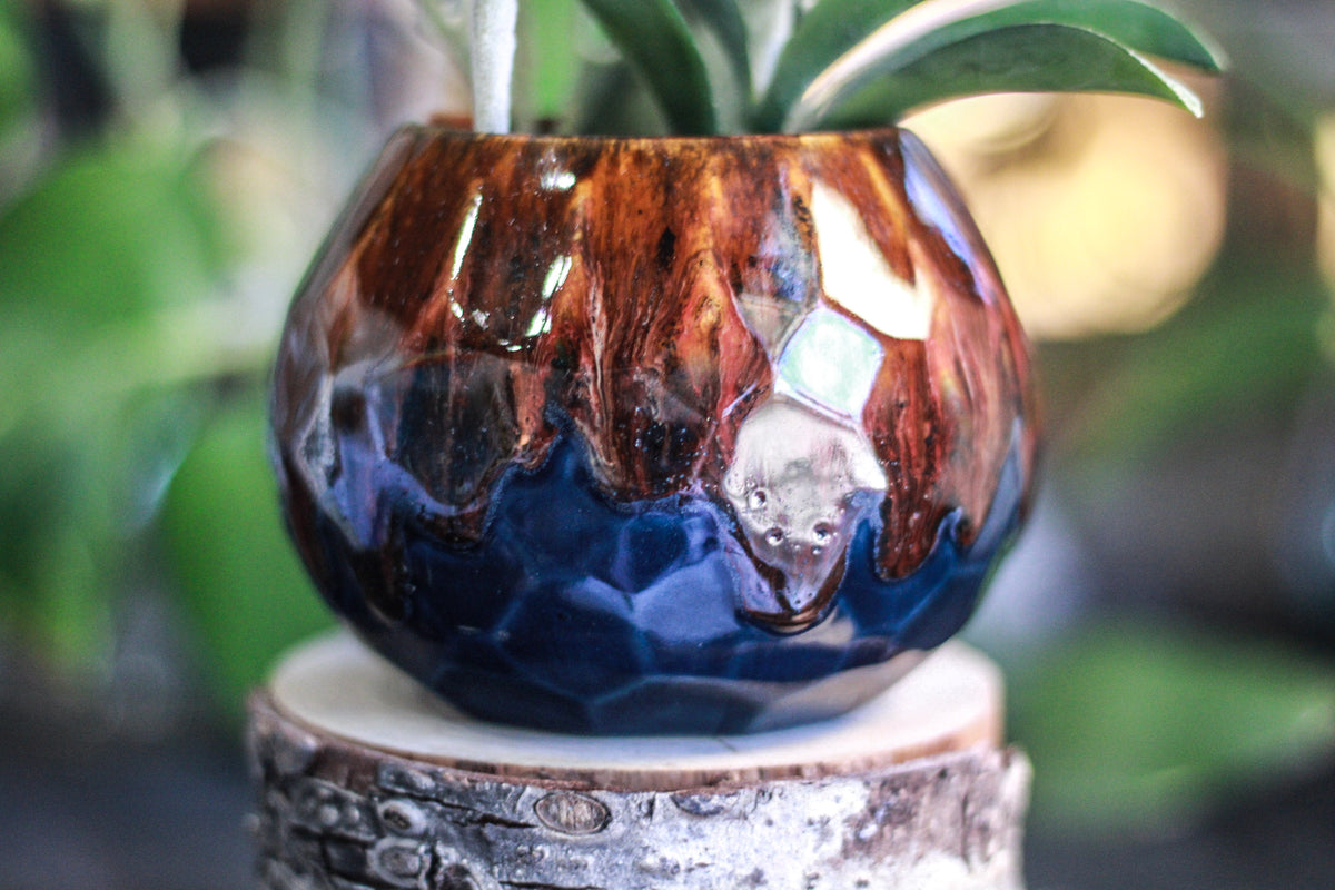 18-D Molten Crystal Planter