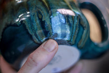 Load image into Gallery viewer, 18-C PROTOTYPE Notched Gourd Mug, 20 oz.