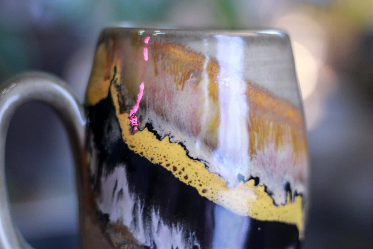 19-C Bumblebee Jasper Flared Mug, 19 oz.