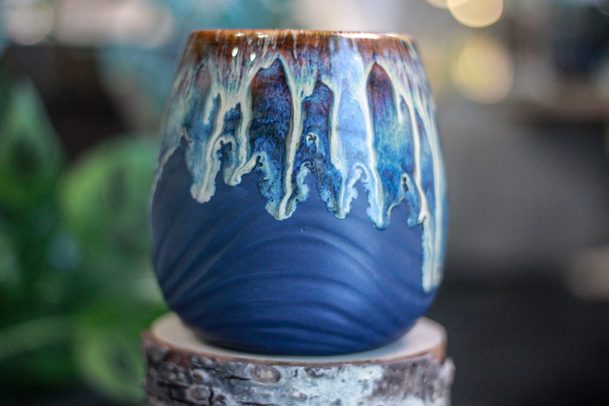 20-D New Wave Textured Mug - TOP SHELF, 22 oz.