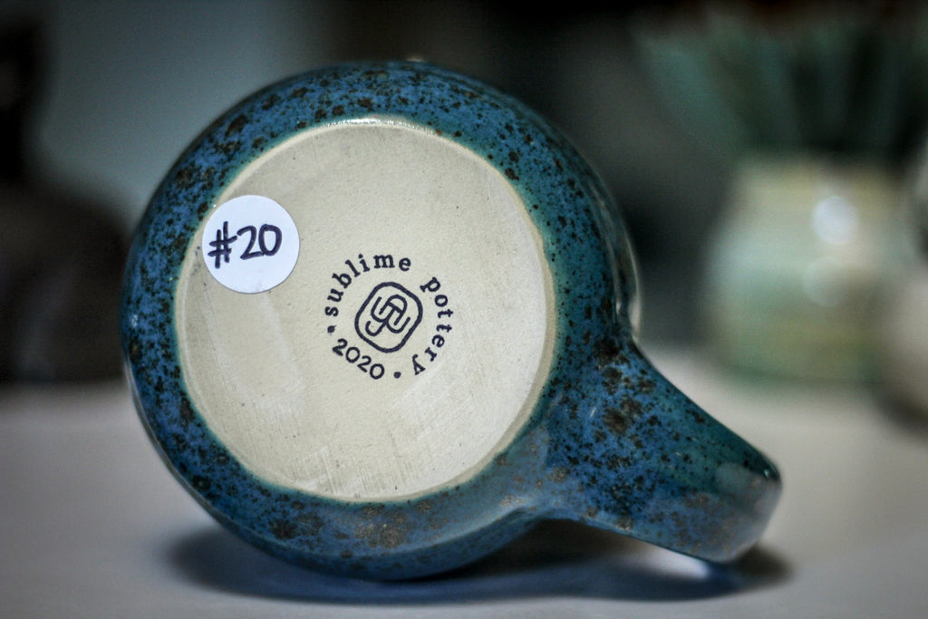 20-D New Wave Barely Flared Acorn Mug, 20 oz.