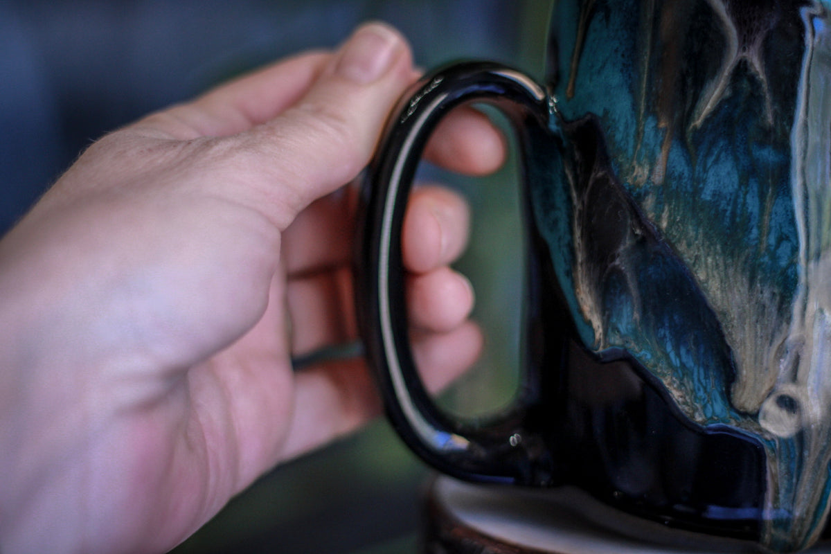 22-D Turquoise Grotto Mug, 20 oz.