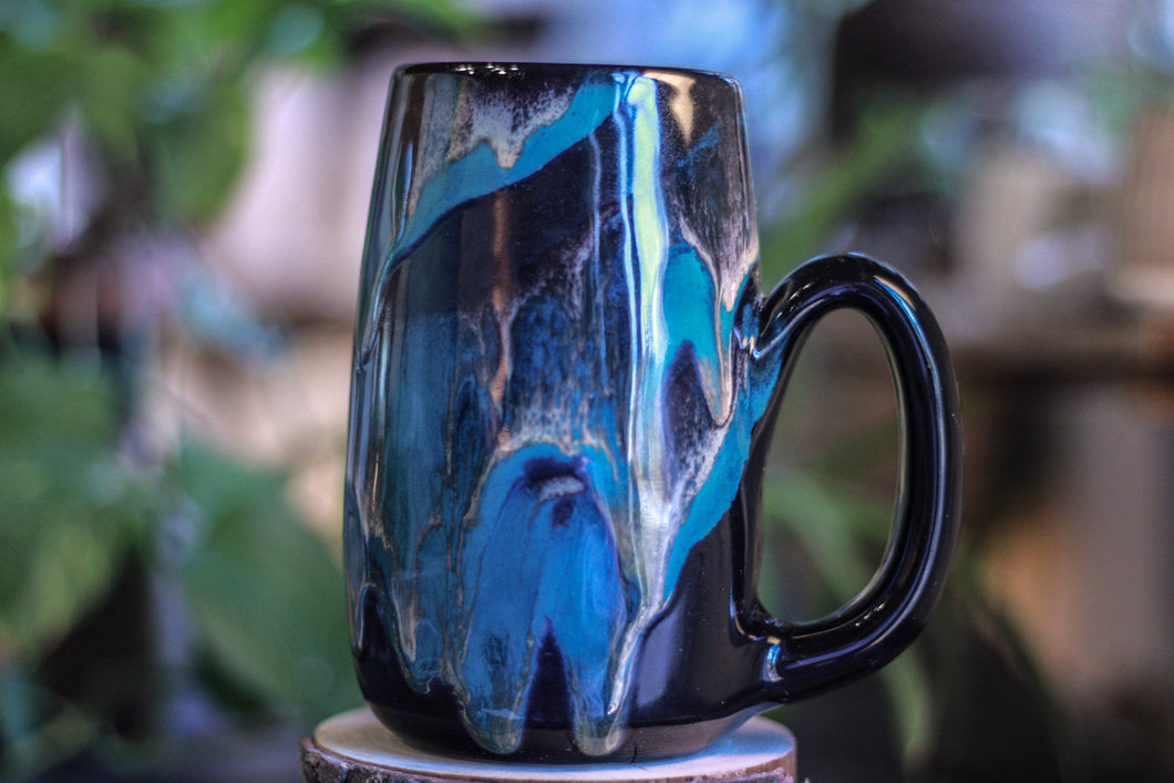 28-D Turquoise Grotto Mug, 25 oz.