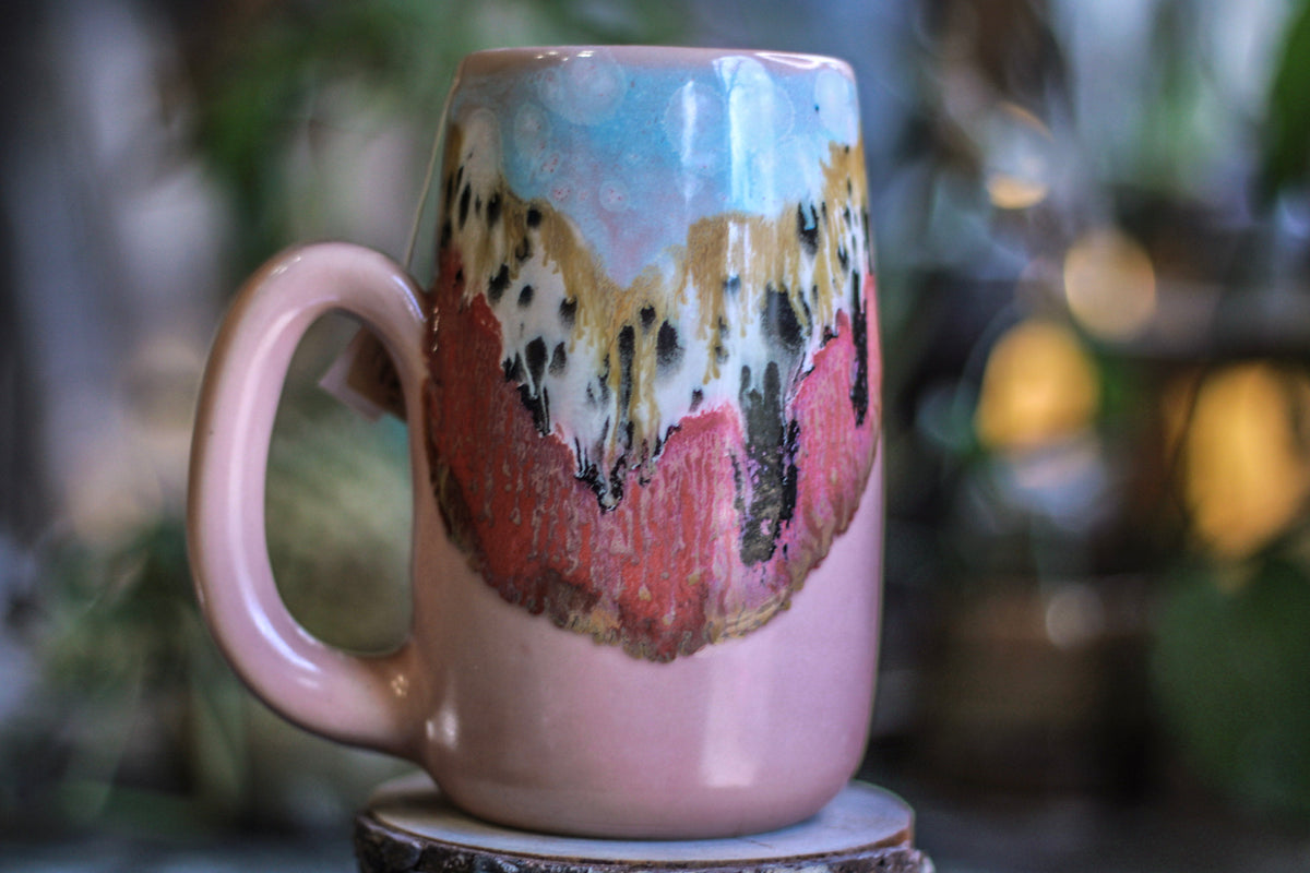03-C Strawberry Fields Notched Mug, 25 oz.