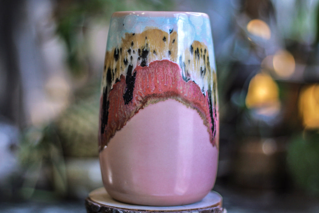 03-C Strawberry Fields Notched Mug, 25 oz.