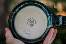 Load image into Gallery viewer, 14-D Caramel Notched OG Travel Mug, 22 oz.