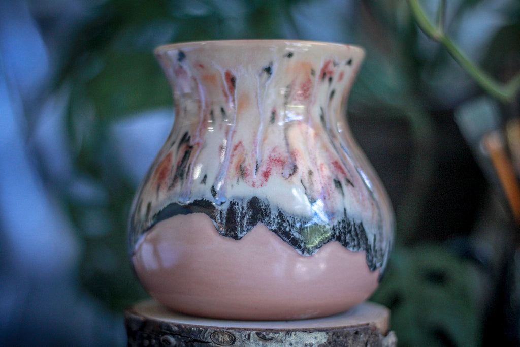 02-D Granny's Lace Flared Mug, 21 oz.
