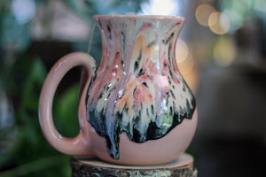 03-D Granny's Lace Flared Notched Mug, 20 oz.