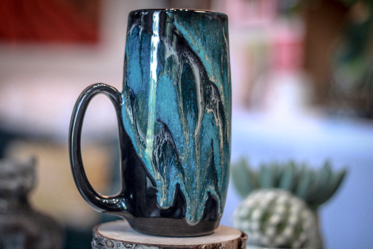 25-D Turquoise Grotto Mug, 21 oz.