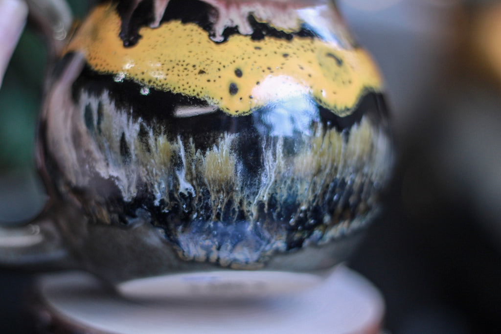 25-C Bumblebee Jasper Flared Mug, 20 oz.