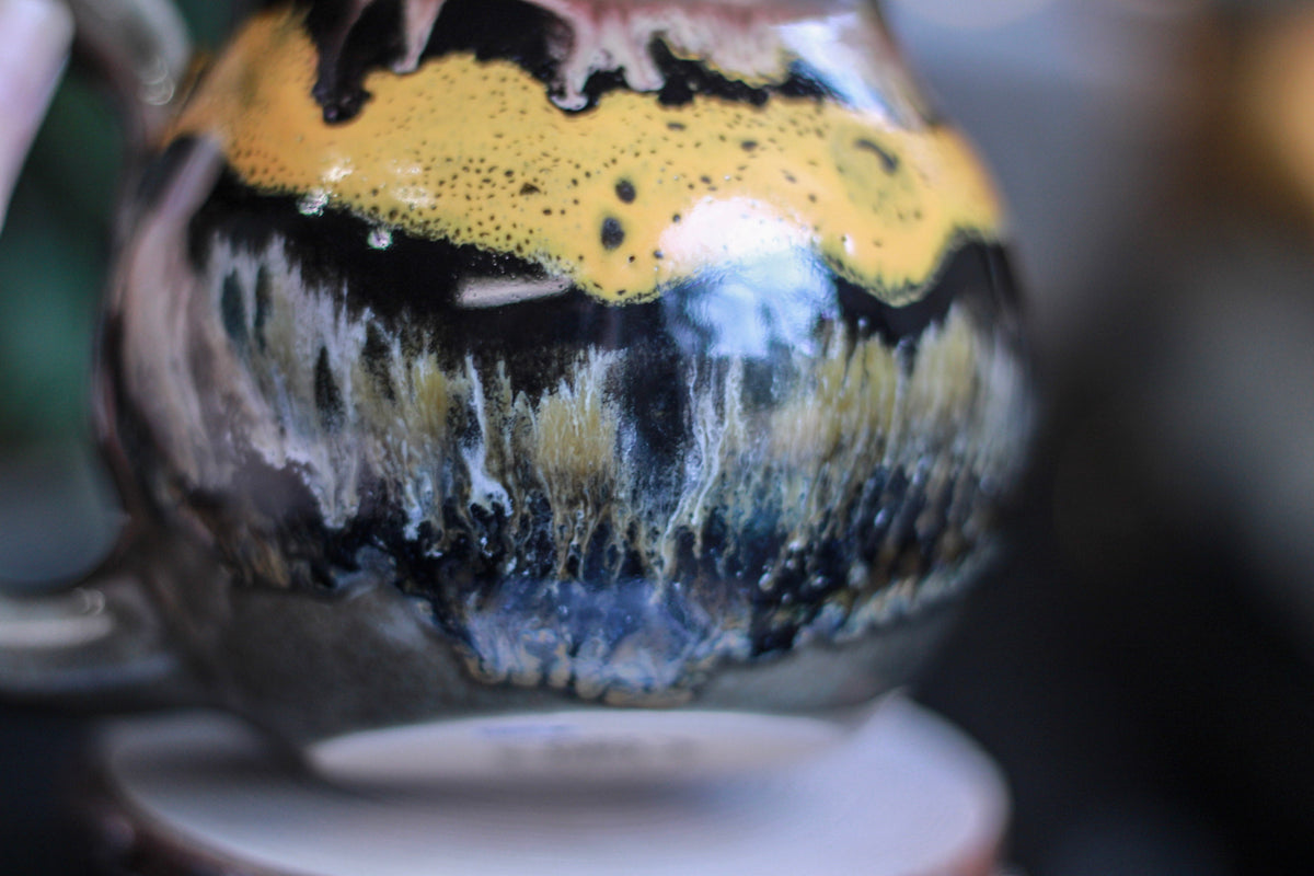 25-C Bumblebee Jasper Flared Mug, 20 oz.