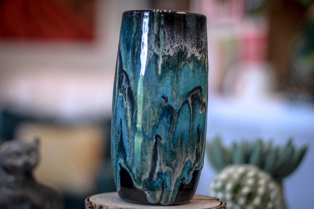 25-D Turquoise Grotto Mug, 21 oz.