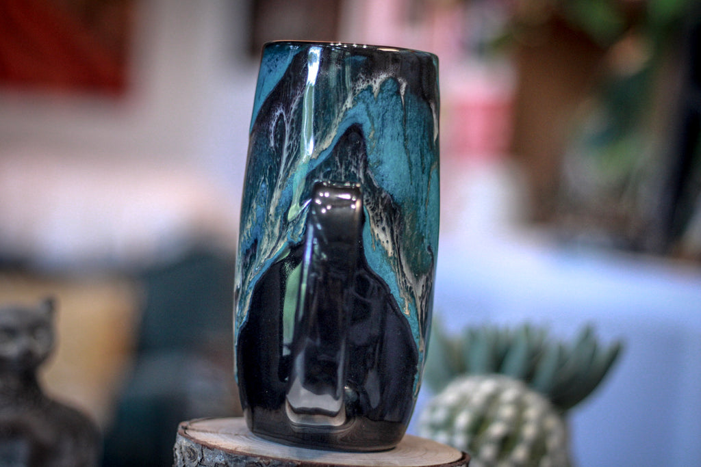 25-D Turquoise Grotto Mug, 21 oz.
