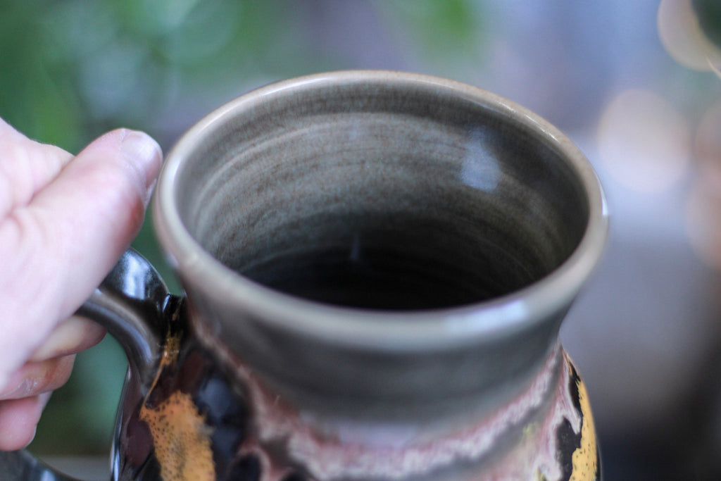 25-C Bumblebee Jasper Flared Mug, 20 oz.
