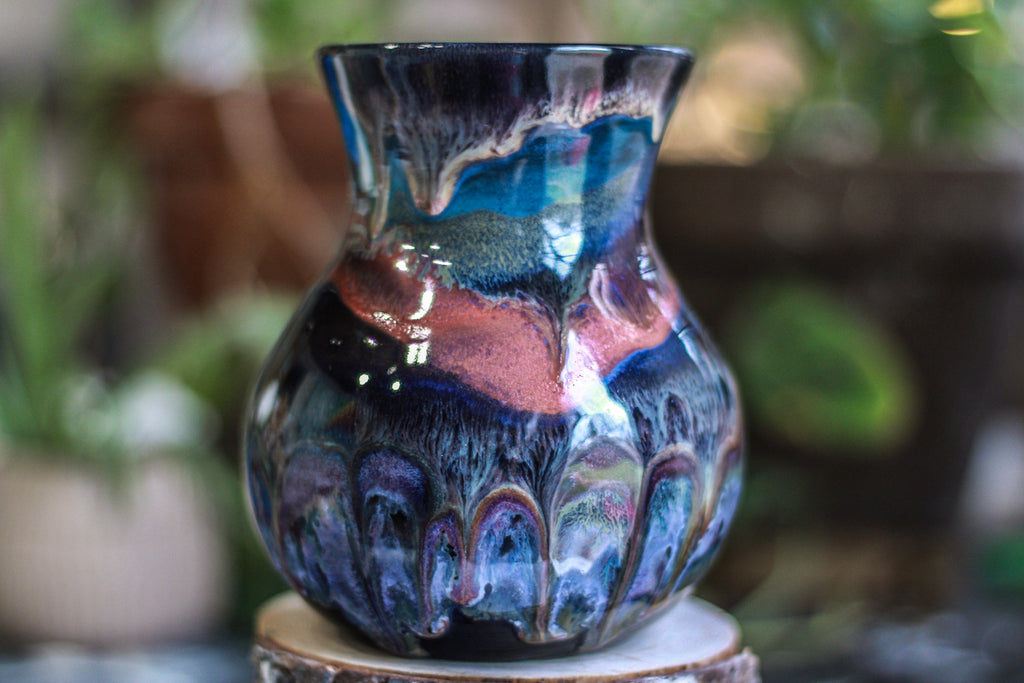 24-B Black Rainbow Grotto Flared Notched Mug, 22 oz.