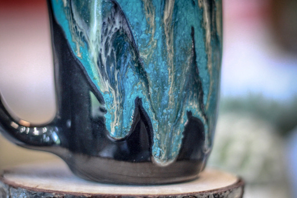 25-D Turquoise Grotto Mug, 21 oz.