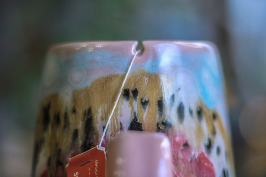 03-C Strawberry Fields Notched Mug, 25 oz.