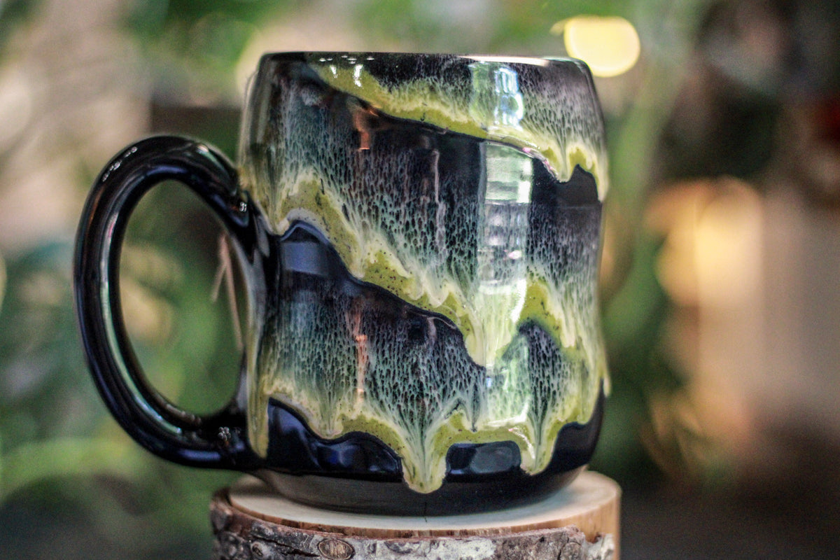 23-D Mossy Grotto Notched Gourd Mug, 24 oz.
