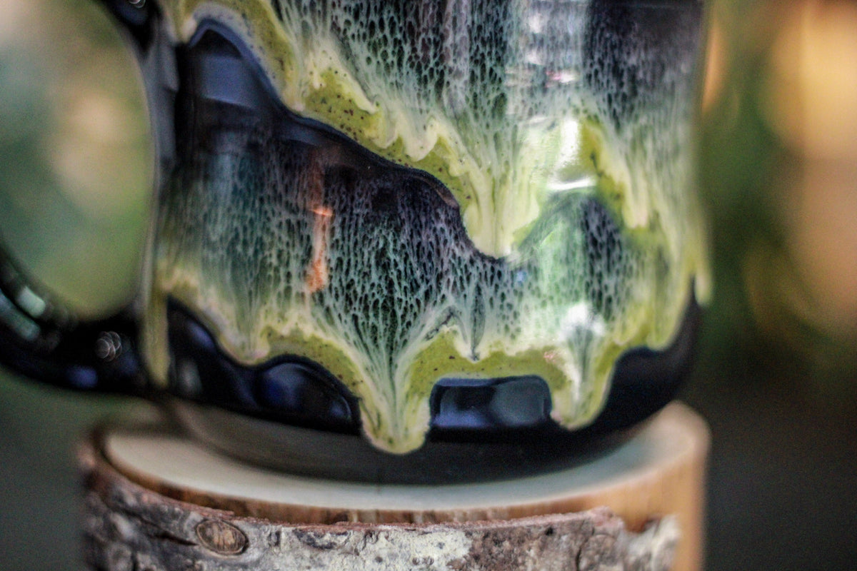 23-D Mossy Grotto Notched Gourd Mug, 24 oz.