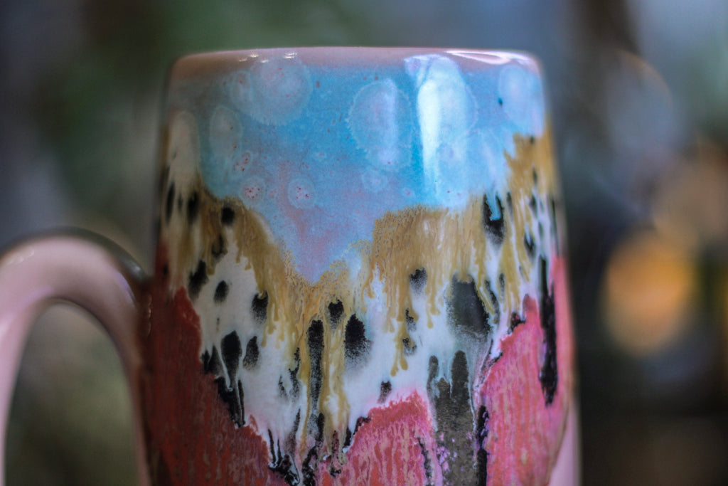 03-C Strawberry Fields Notched Mug, 25 oz.