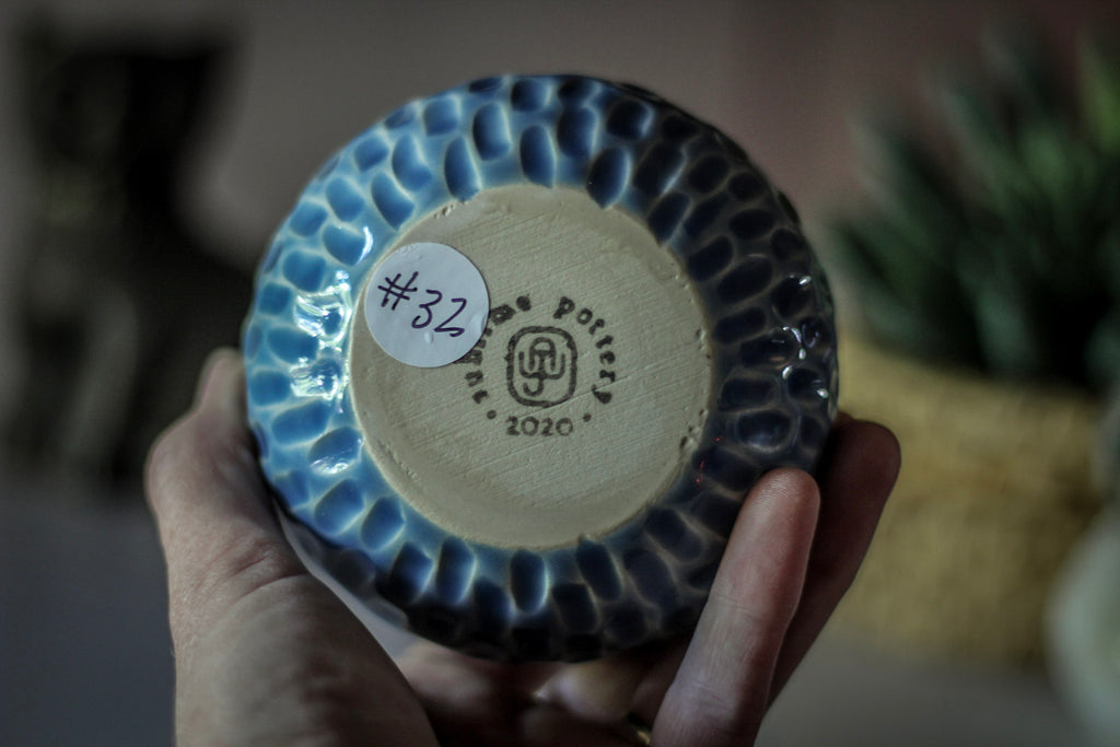 32-G PROTOTYPE Flared Textured Cup, 13 oz.