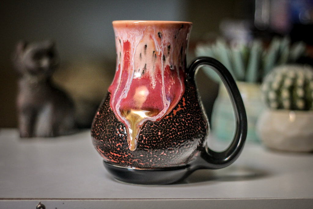 04-B Coral Mountain Lava Flared Acorn Mug - MISFIT, 21 oz. - 20% off