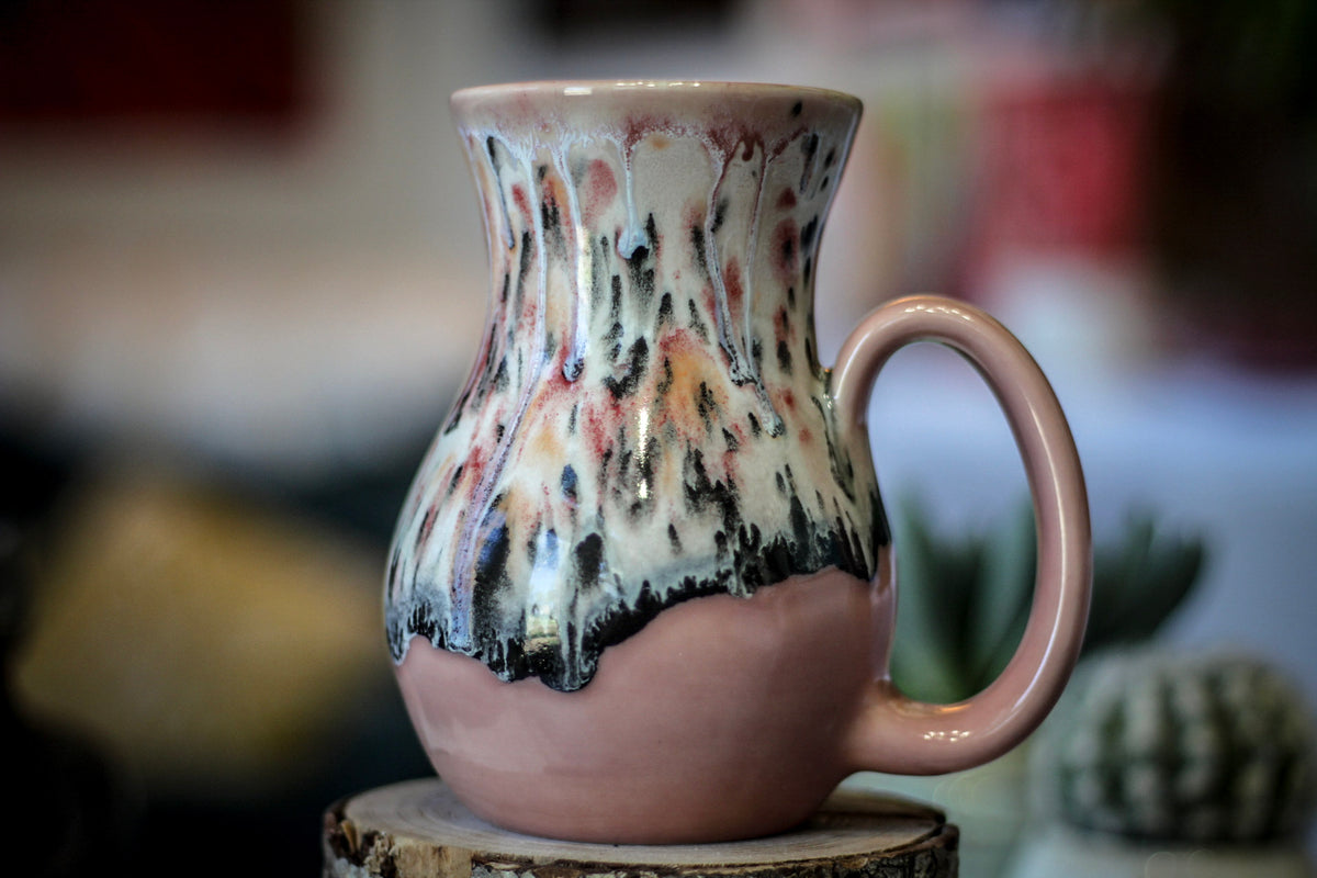 04-D Granny's Lace Flared Mug, 18 oz.