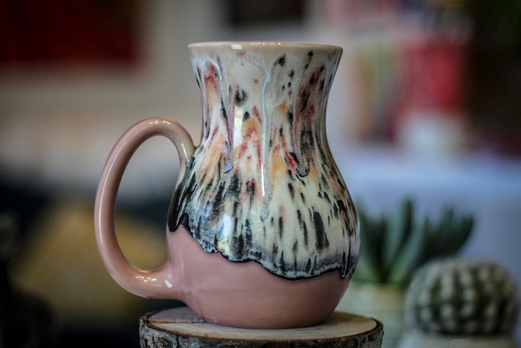 04-D Granny's Lace Flared Mug, 18 oz.