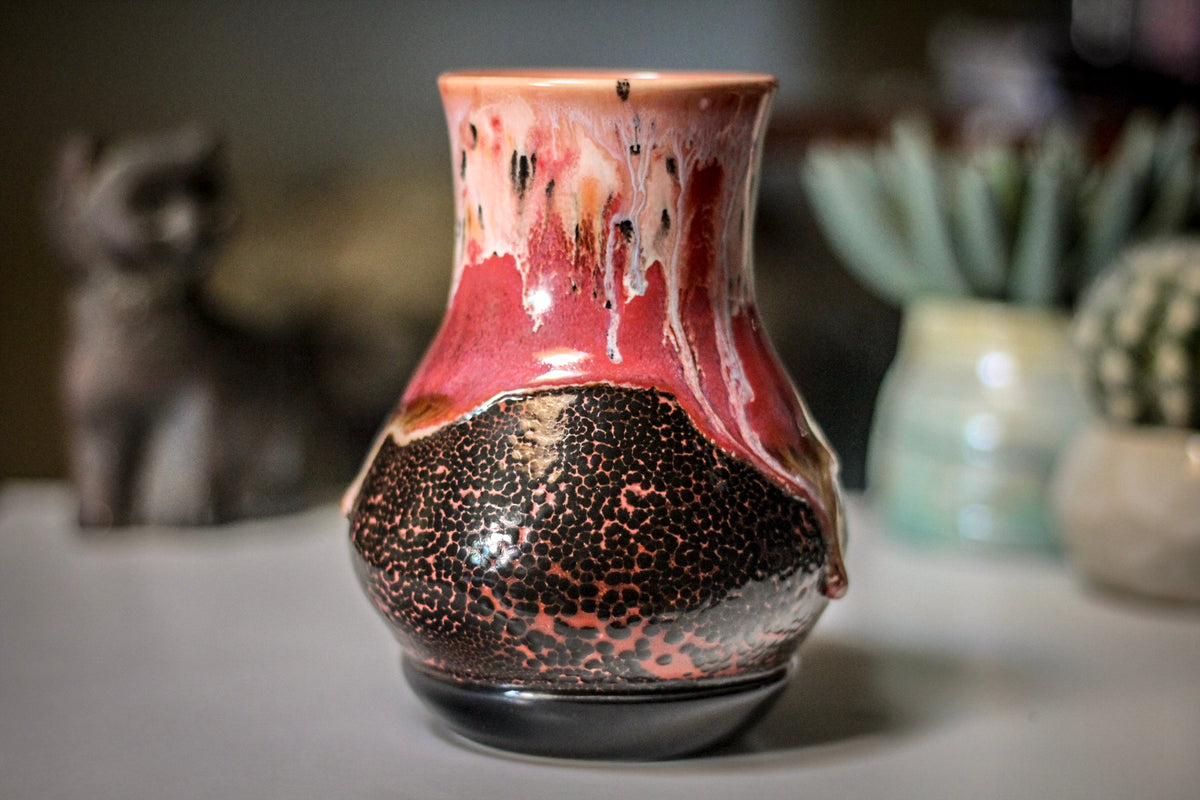 04-B Coral Mountain Lava Flared Acorn Mug - MISFIT, 21 oz. - 20% off