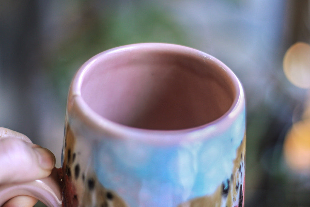 03-C Strawberry Fields Notched Mug, 25 oz.