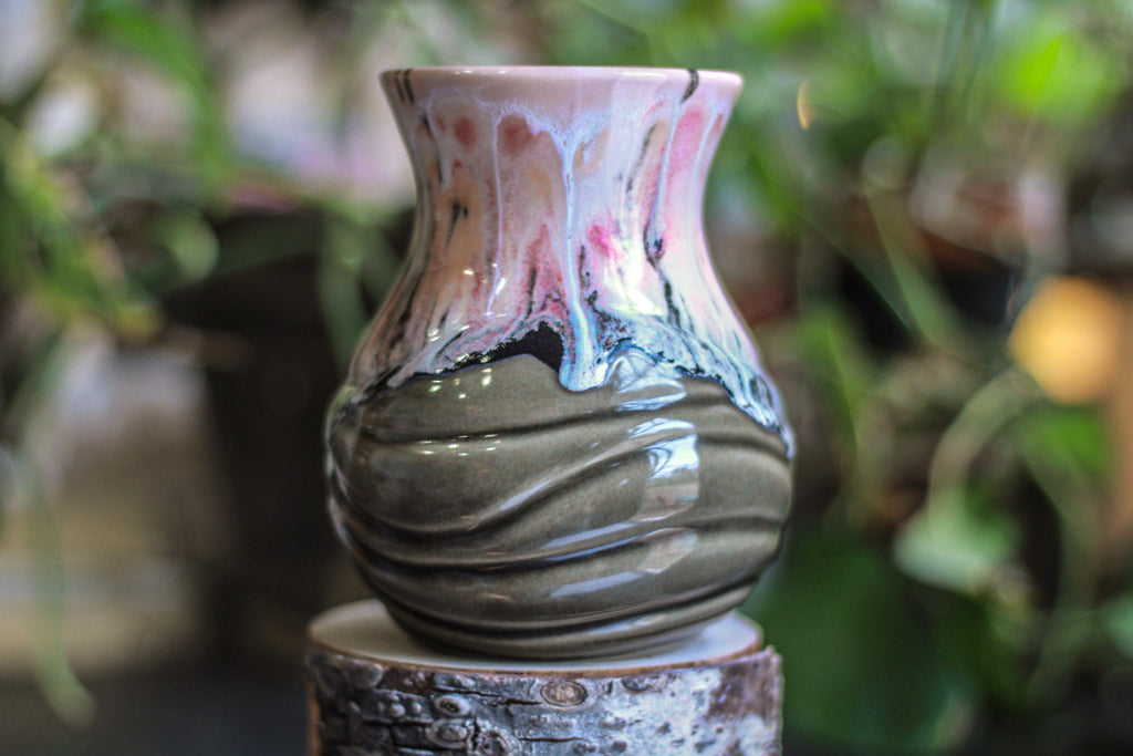 01-D Granny's Boudoir Flared Notched Textured Mug - TOP SHELF MISFIT, 20 oz.