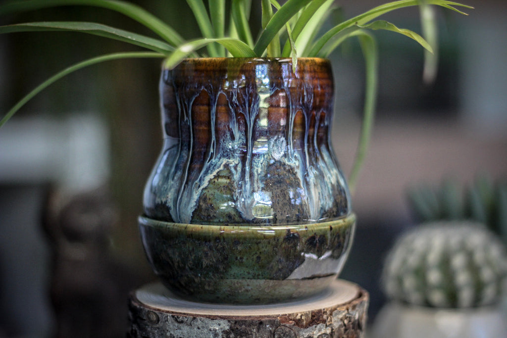 04-D New Wave Planter with Dish
