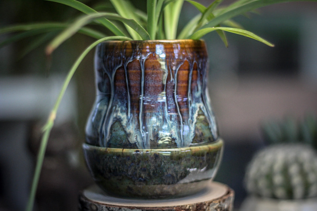 04-D New Wave Planter with Dish