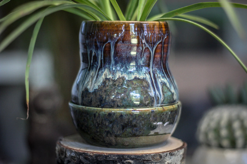 04-D New Wave Planter with Dish