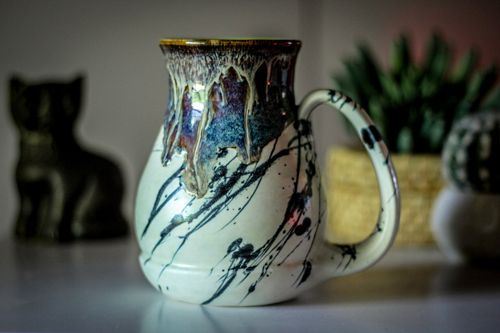 05-C New Wave/Corona Flow Barely Flared Acorn Mug, 22 oz.