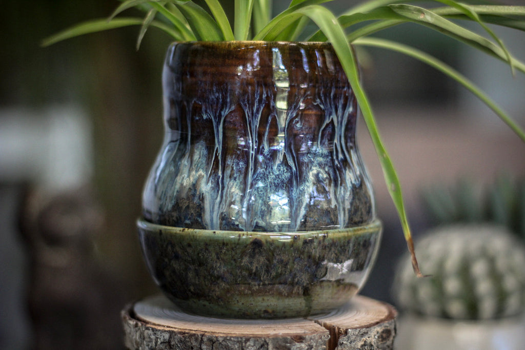 04-D New Wave Planter with Dish