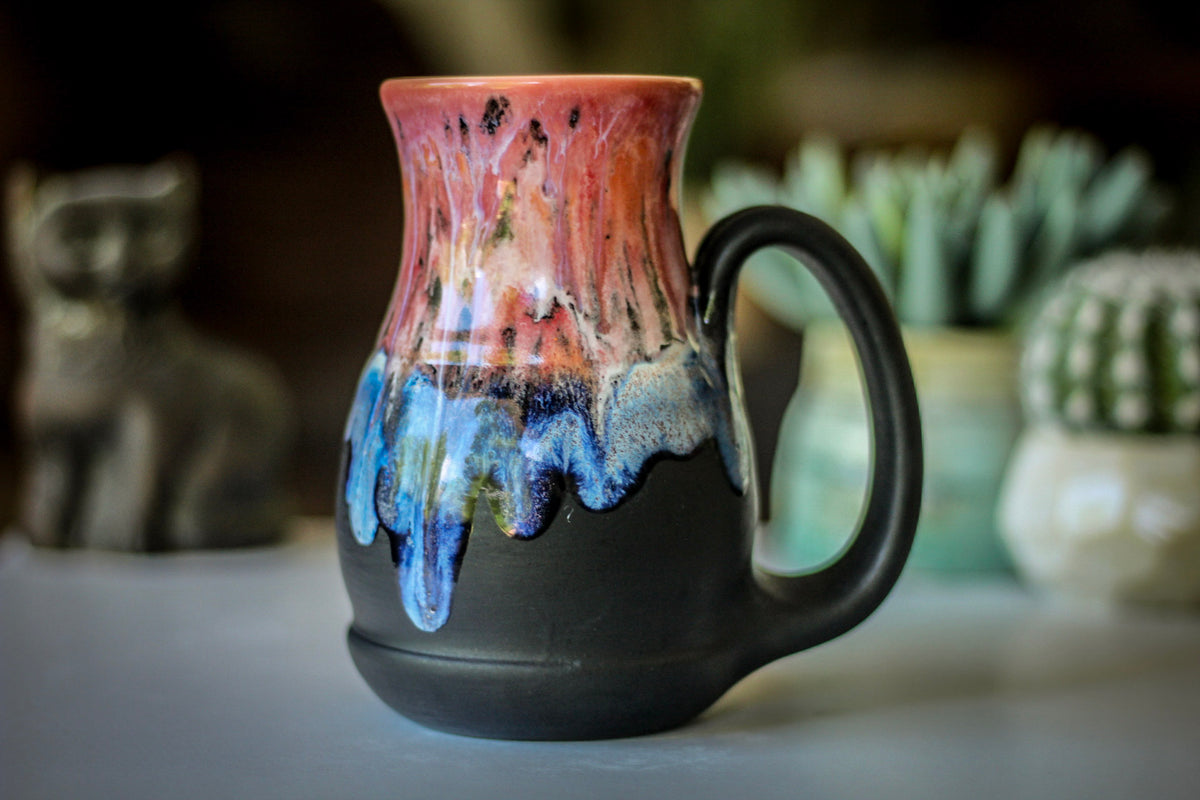 05-D Coral Meadow Barely Flared Acorn Mug, 20 oz.