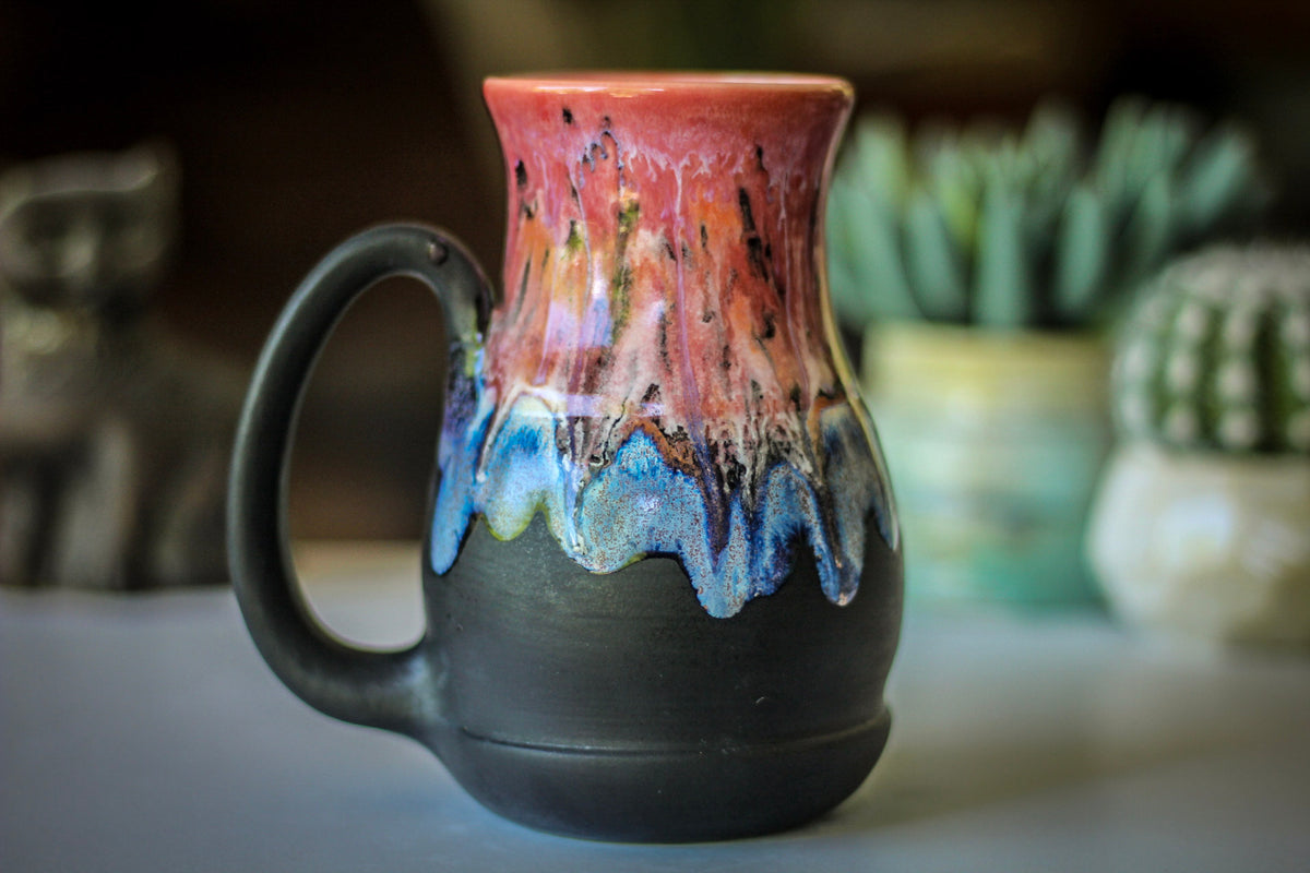05-D Coral Meadow Barely Flared Acorn Mug, 20 oz.