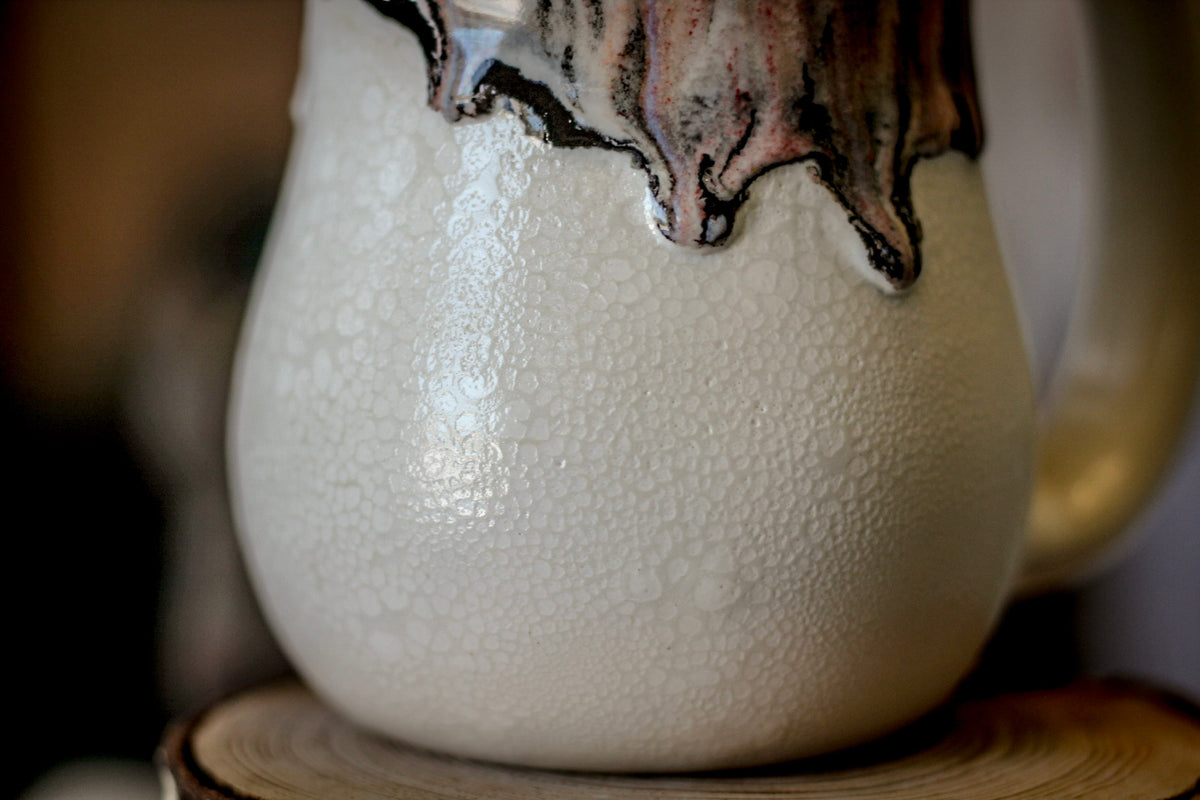 04-D Granny's Lace Notched Gourd Mug, 20 oz.