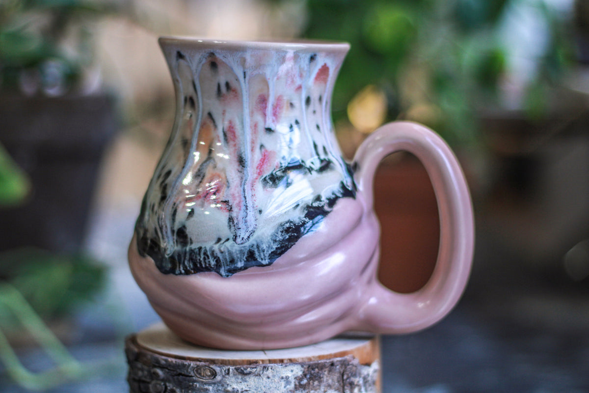 05-D Granny's Lace Flared Textured Mug - 21 oz.
