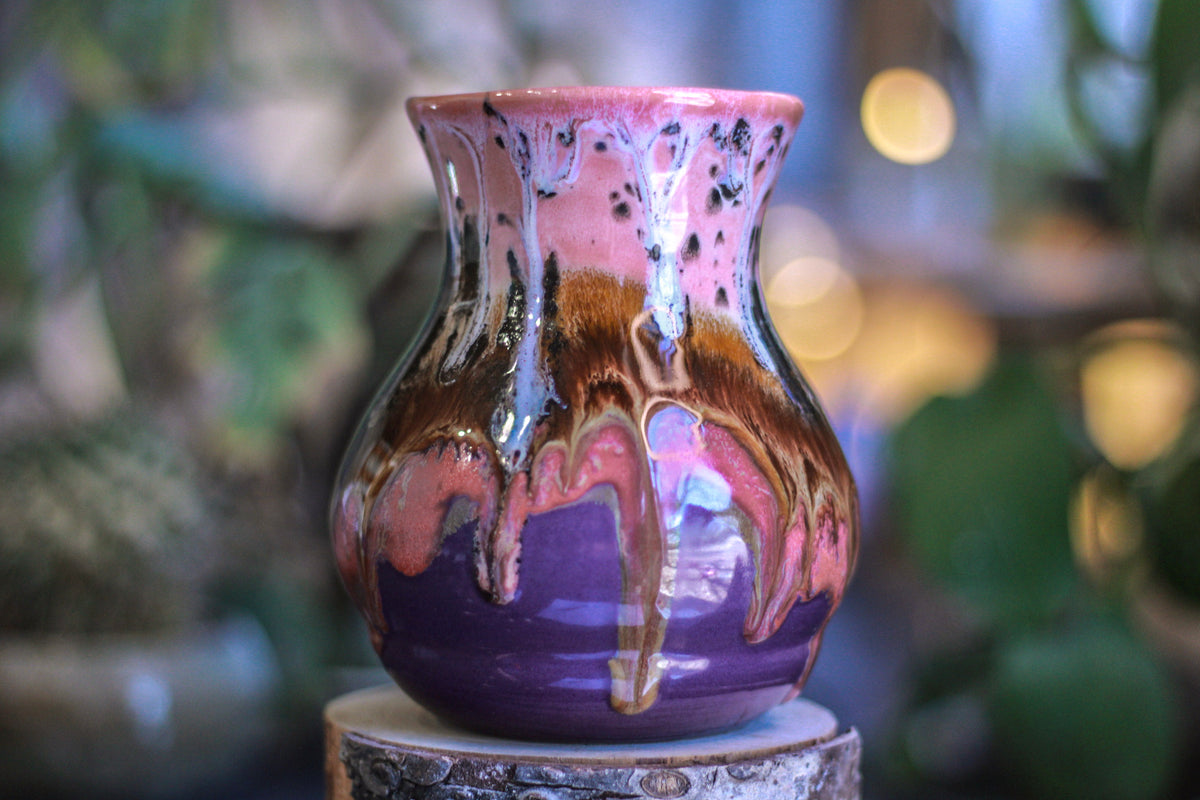 04-B Granny's Boudoir Flared Acorn Notched Mug - MINOR MISFIT, 22 oz. - 10% off