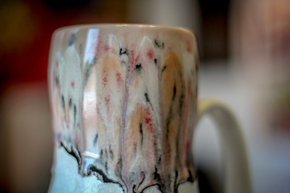 04-D Granny's Lace Notched Gourd Mug, 20 oz.