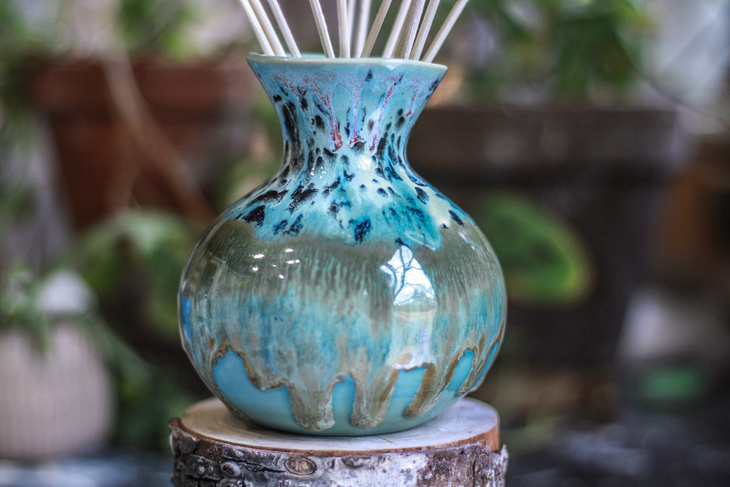 05-B Champlain Falls Oil Diffuser/Vase - MINOR MISFIT, 16 oz. - 10% off