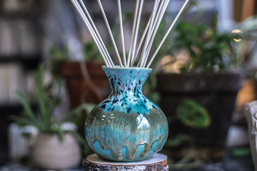 05-B Champlain Falls Oil Diffuser/Vase - MINOR MISFIT, 16 oz. - 10% off