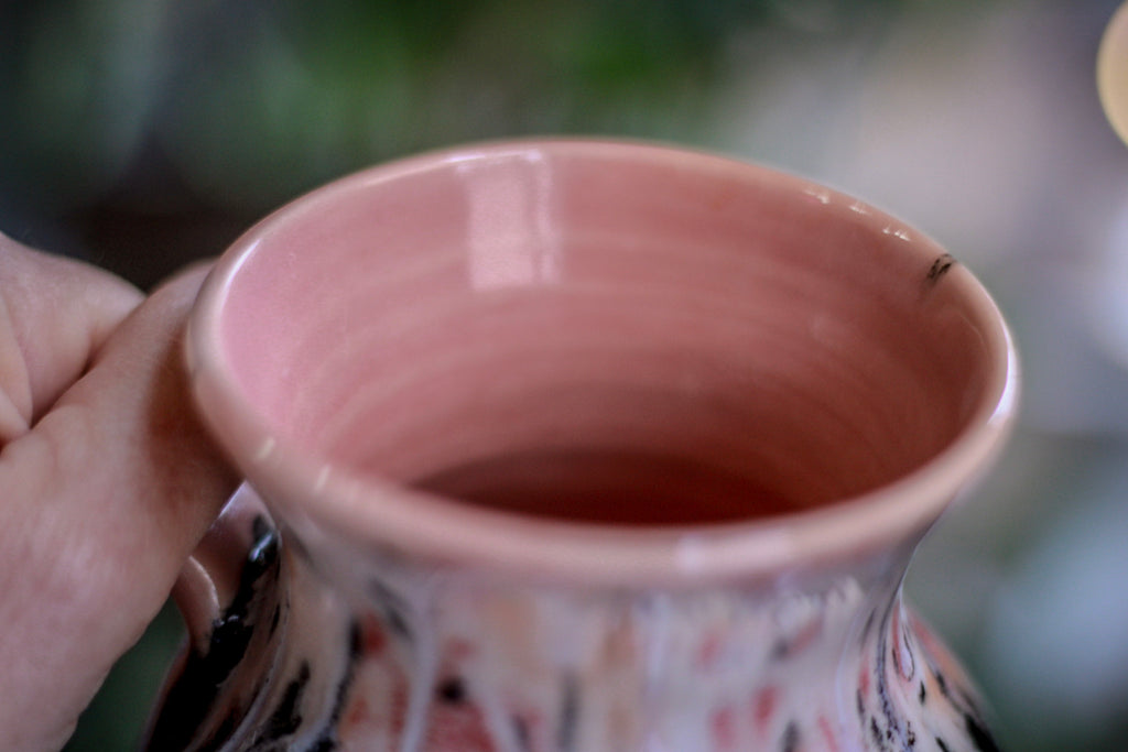 04-D Granny's Lace Flared Mug, 16 oz.