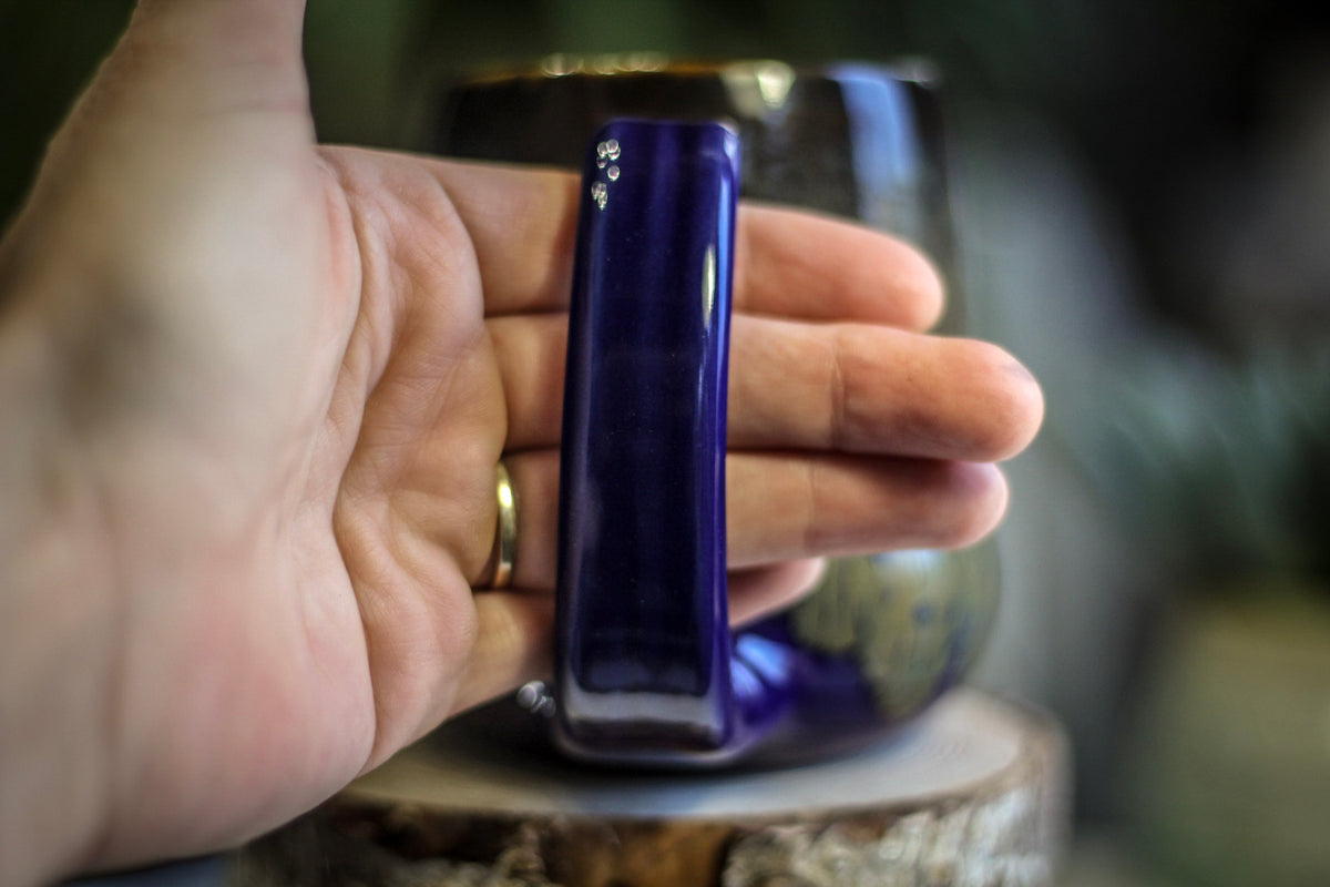 05-E Atlantean Falls Variation Gourd Mug, 14 oz.