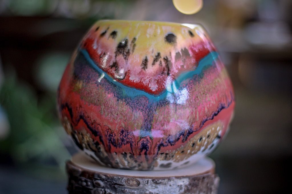 05-B Desert Rainbow Round Vase, 25 oz.