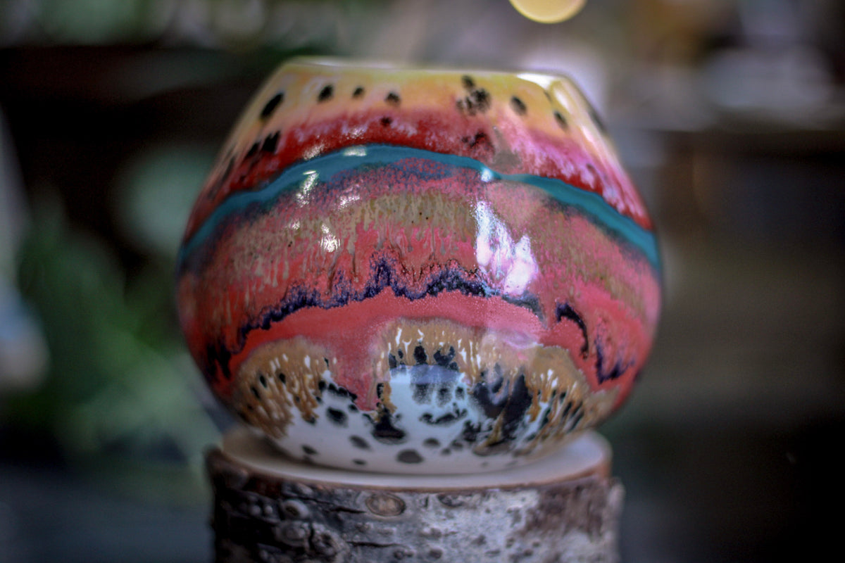 05-B Desert Rainbow Round Vase, 25 oz.