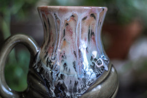 04-D Granny's Lace Flared Textured Mug - 22 oz.